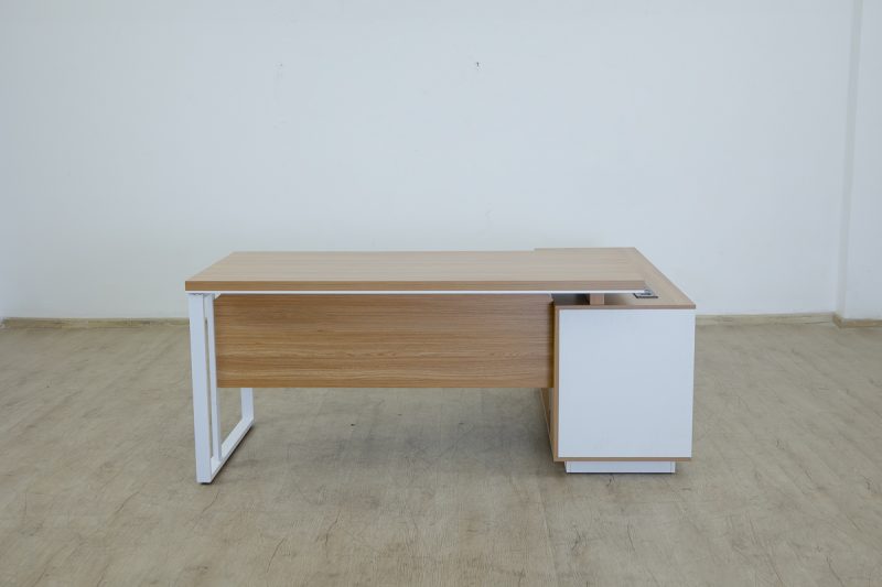 rd0511-1800 - l - executive desk