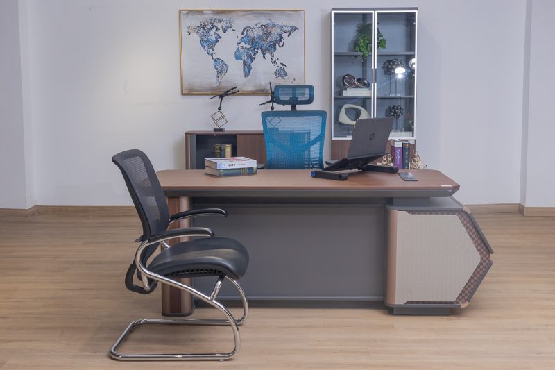 mqa03-2018 - executive desk