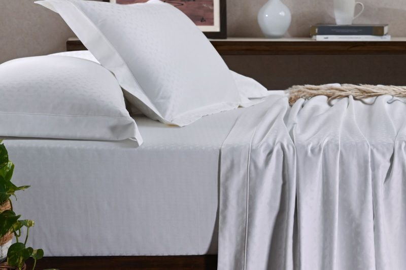 maspar leaf white king fitted sheet