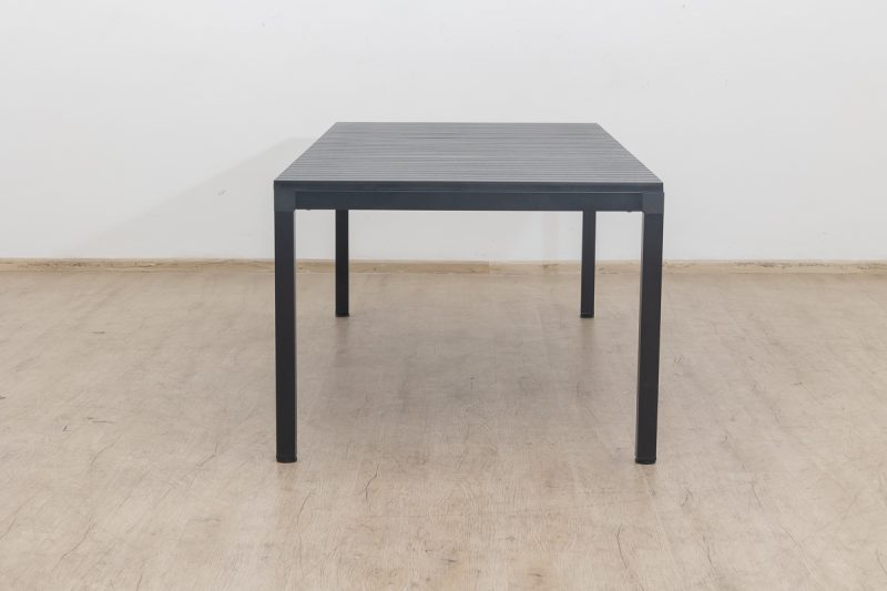 theo outdoor table