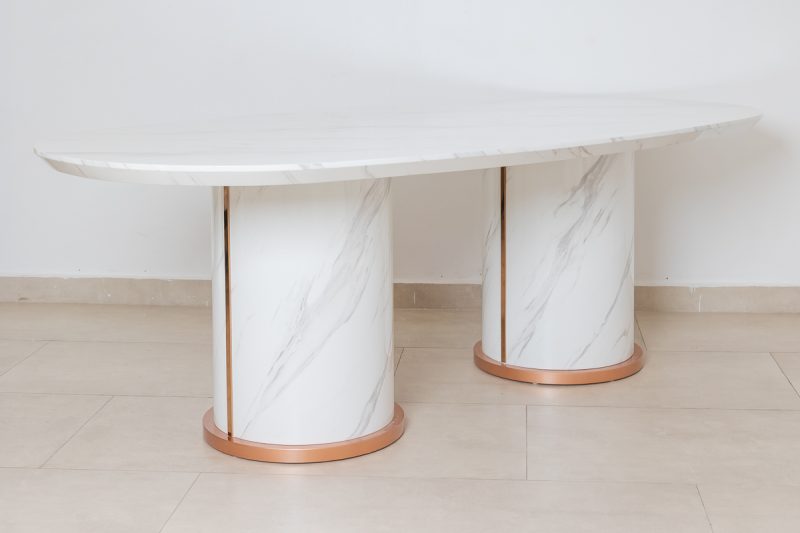 riga dining table
