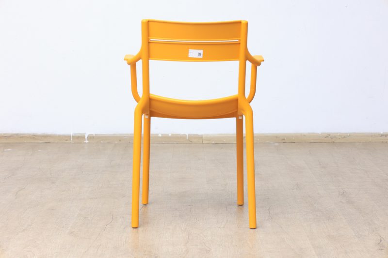 ace plastic chair (copy)