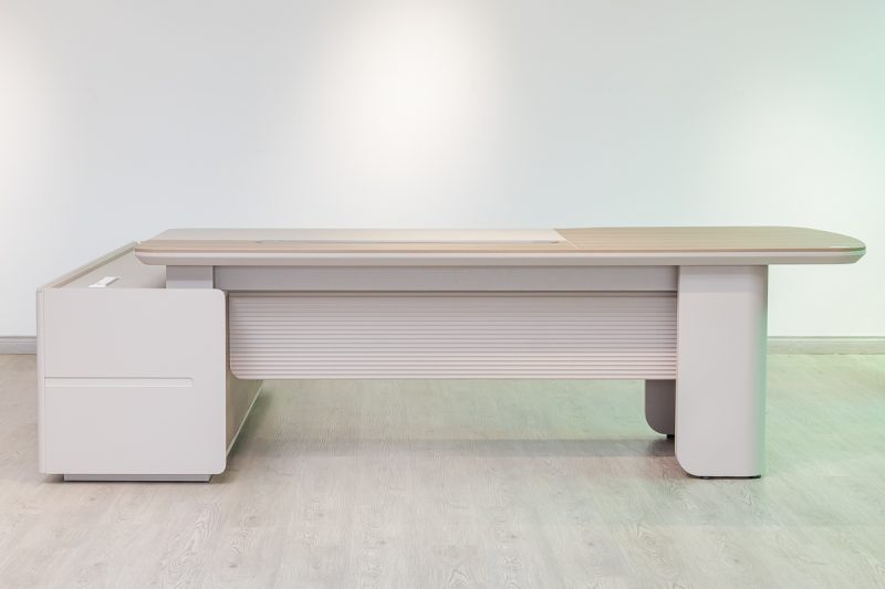 51mhs013 - executive desk