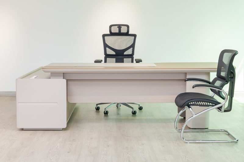 51mhs013 - executive desk
