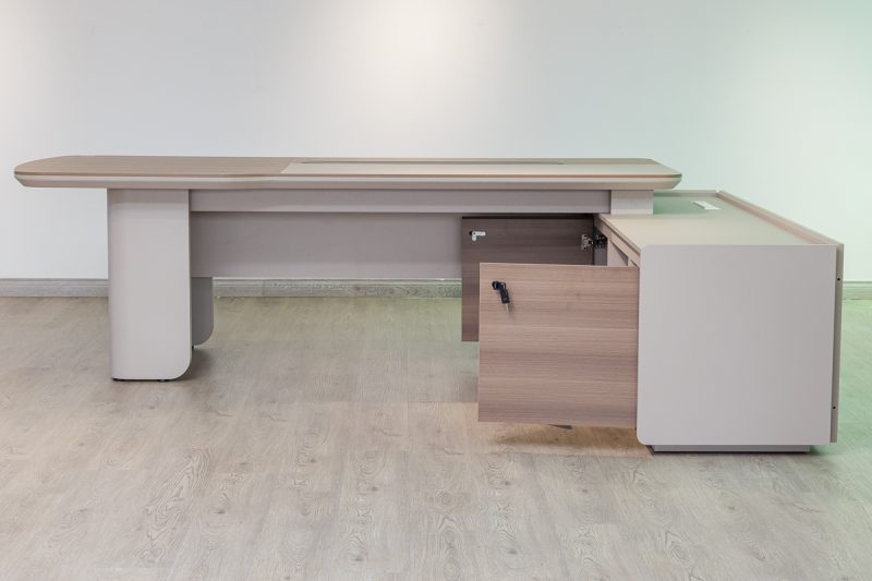 51mhs013 - executive desk