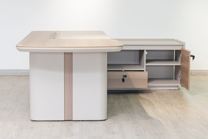 51mhs013 - executive desk
