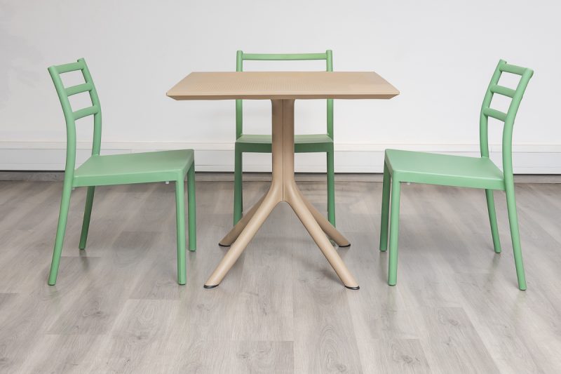 avro outdoor dining table + 4 trent chairs