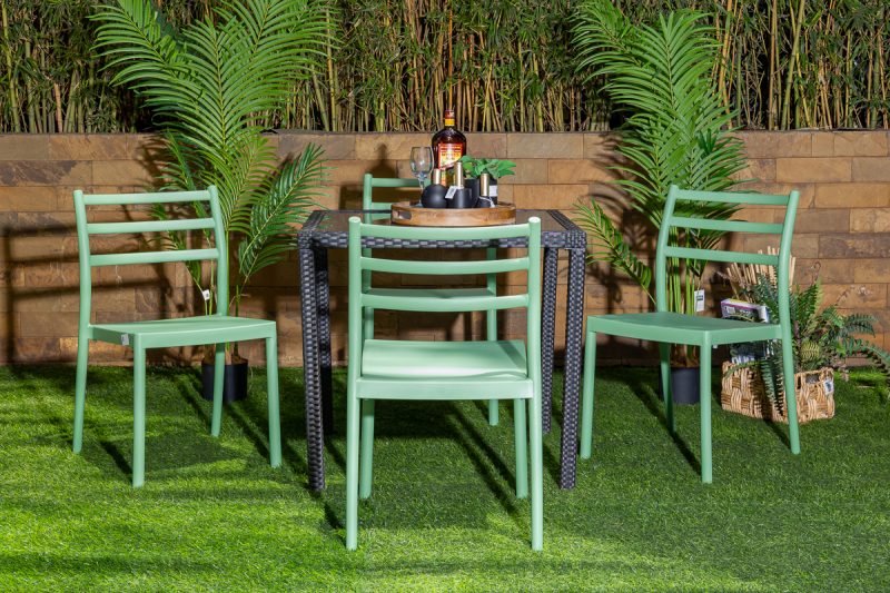 trevor outdoor dining table + 4 trent chair