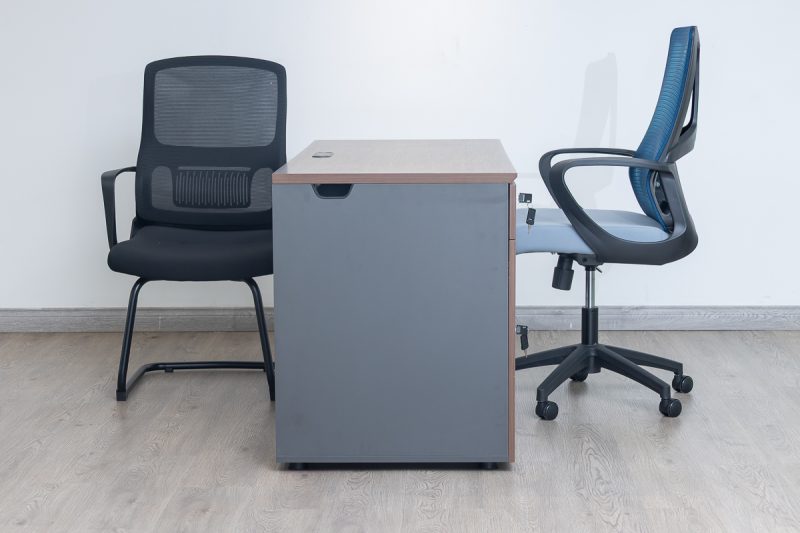 52flm119 - 1.4m straight desk