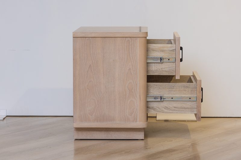 lyndale king bed + 2 nightstands