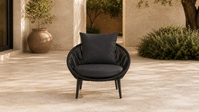 The Solstice outdoor sofa 4