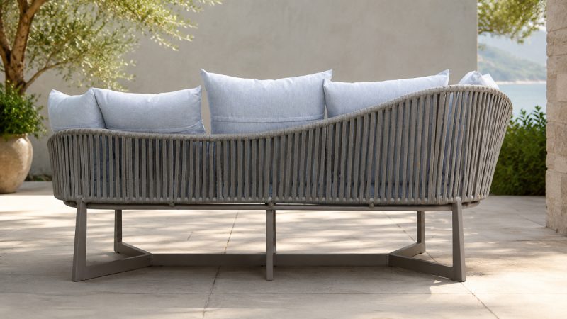 The Solstice outdoor sofa 5
