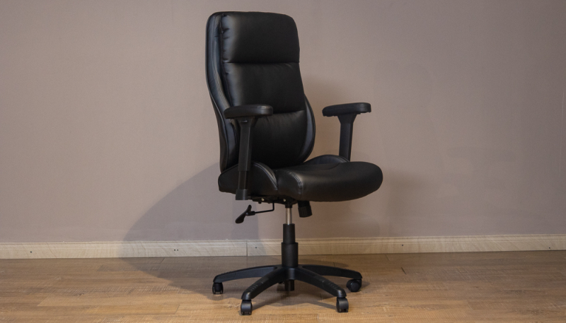 LUNA Black Office Chair 2